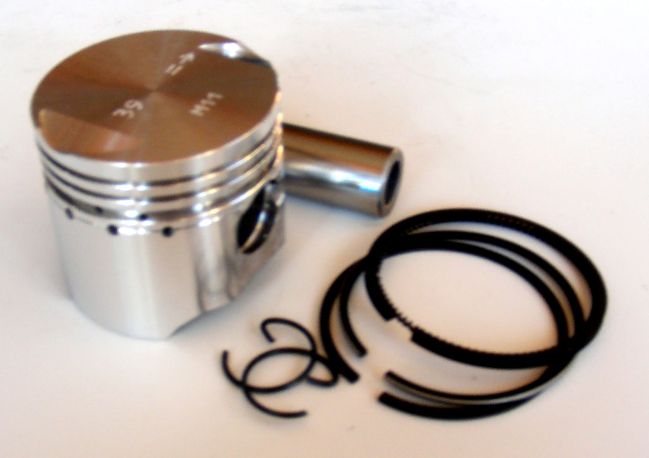 Piston Piaggio Vespa 50cc 4T Ø39mm 4 Piston Piaggio Vespa 50cc 4T Ø39mm-0